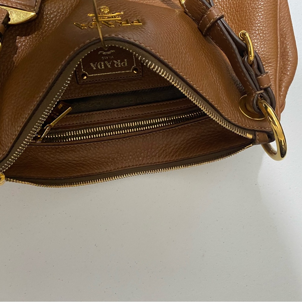 Prada classic brown leather shoulder bag. - Picture 4 of 5
